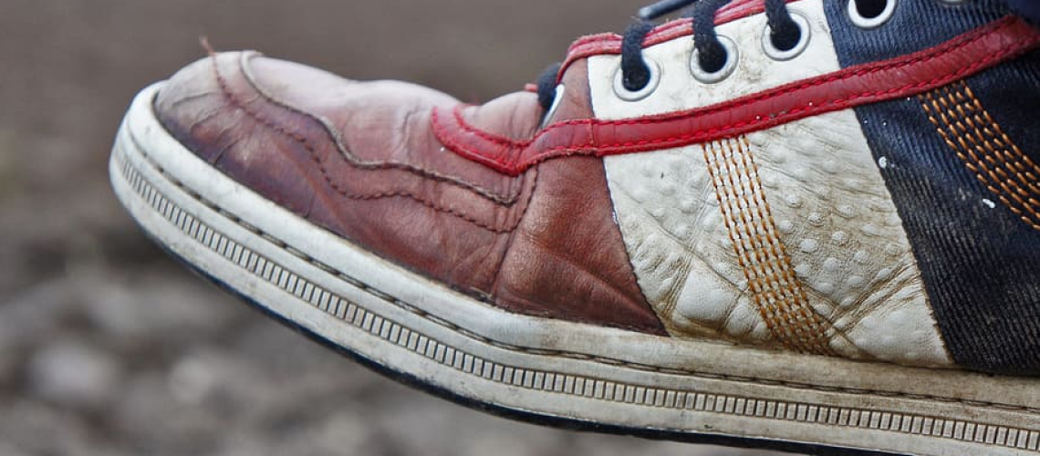 how to clean running shoes